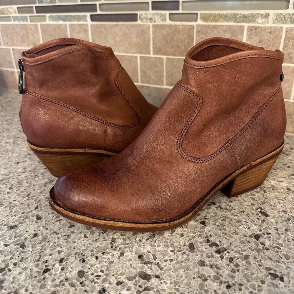 Sofft Aisley Western Booties